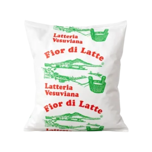 El Fior di Latte Premium de Latteria Vesuviana es una mozzarella fresca italiana de leche de vaca, con sabor lácteo delicado y textura suave y elástica. Su buena capacidad de fundido permite obtener una cobertura uniforme en pizzas, focaccias y otras preparaciones al horno. Se presenta en seis piezas de 500 g, con un peso total de 3 kg.