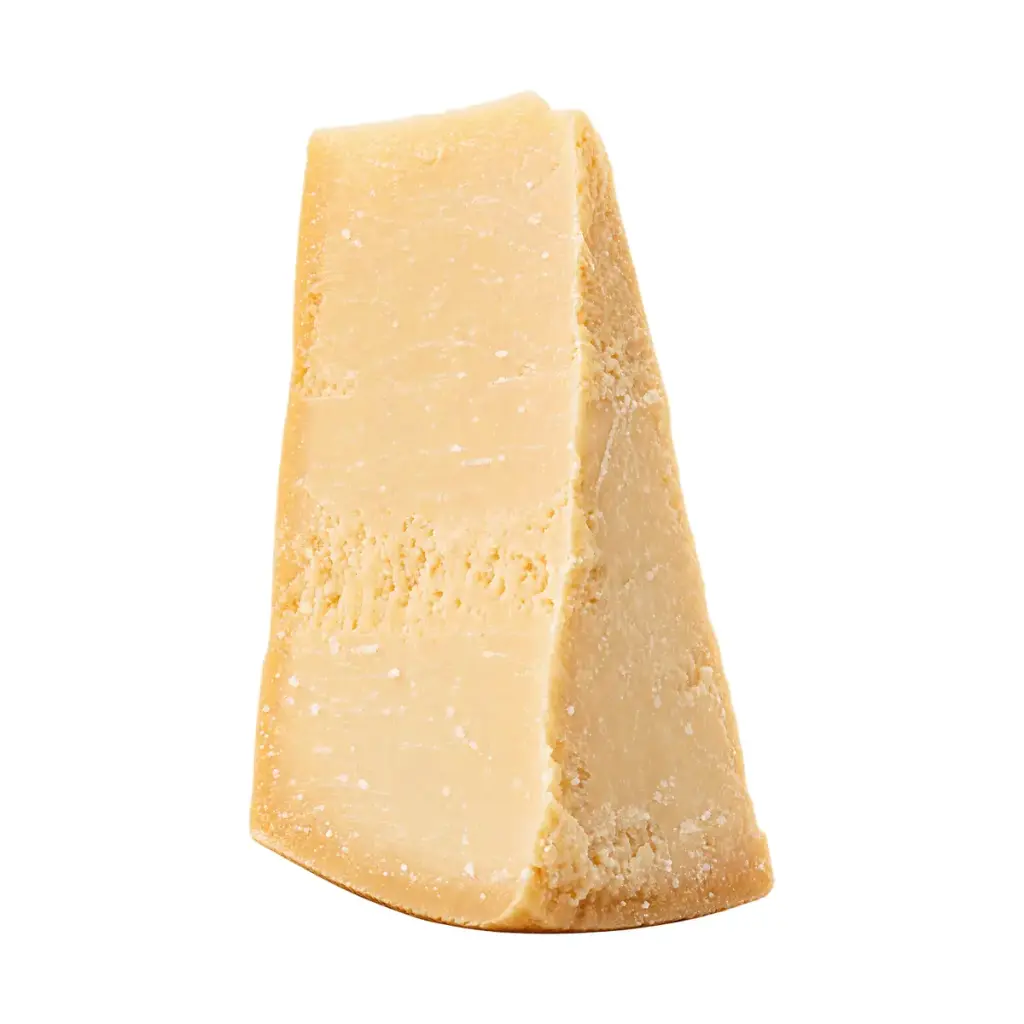 Queso duro Retinato italiano Mantova en cuña de aproximadamente 2 kg.