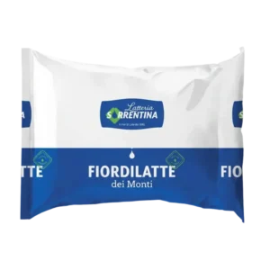 Fior di Latte Dei Monti Corte Napoli de Latteria Sorrentina, mozzarella italiana en porciones, formato de 3 kg.